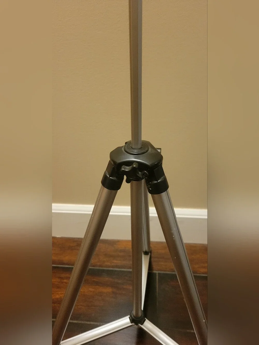 Samsonite lightweight tripod
